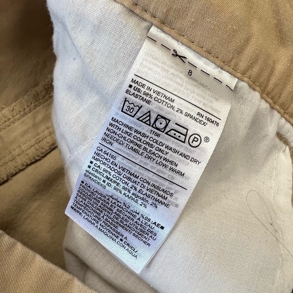 Old Navy everyday kahki shorts SZ 8 - Picture 3 of 4